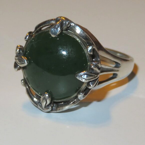 Large Round Jade Sterling Silver Ring Size 7.75 - Picture 1 of 17